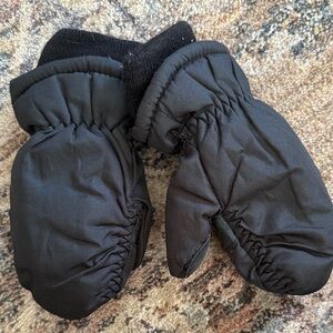 3M Thinsulate Kids Mittens in Black